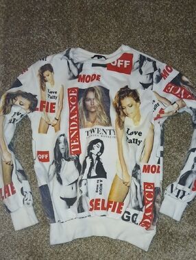 White Graphic Photo-Print Women’s Sweatshirt with Red Accents